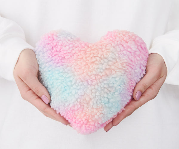 hartwarming-pillow-hand_grande